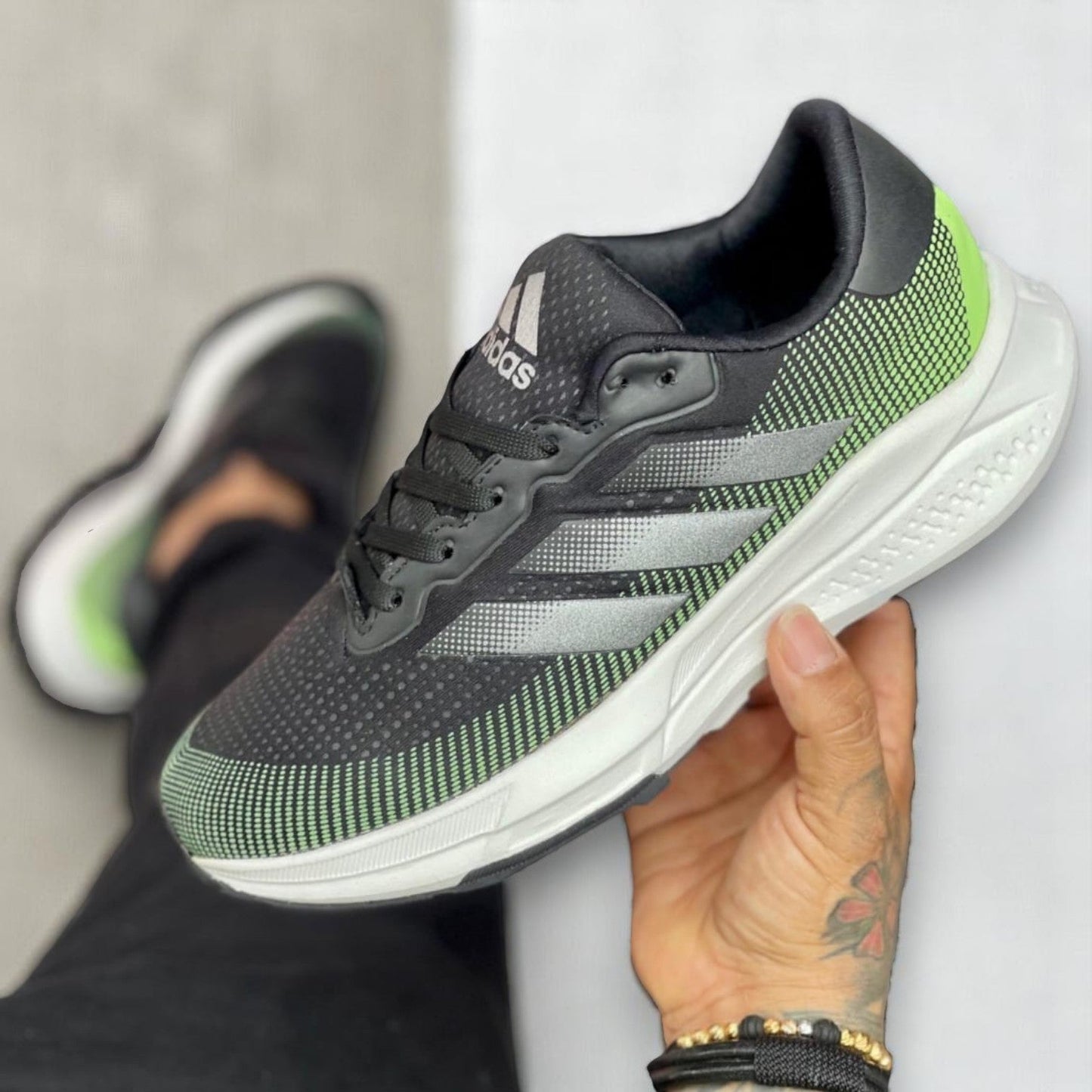Ultraliviano Supernova Adidas caballero