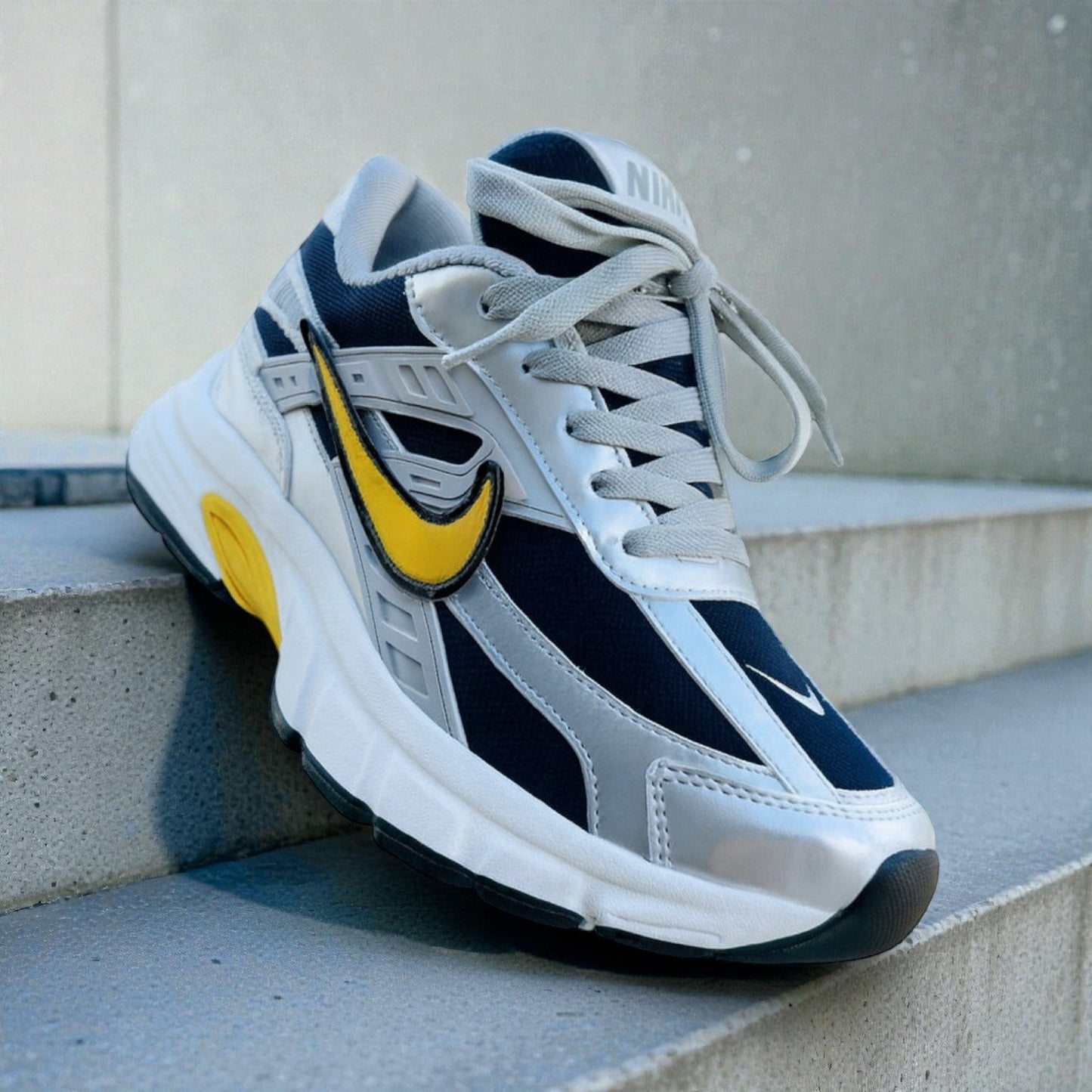 Nike Initiator